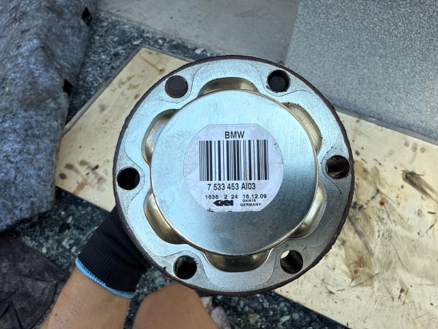 bontott BMW 3 E90 Bal hátsó Féltengely