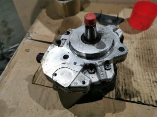 bontott BMW 3 E90 Nagynyomású Szivattyú