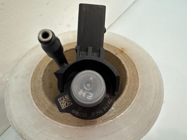 bontott BMW 3 E90 Porlasztó (1 db)