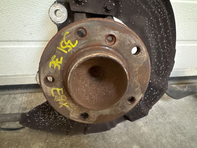 bontott BMW 3 E90 Jobb első Csonkállvány Kerékaggyal