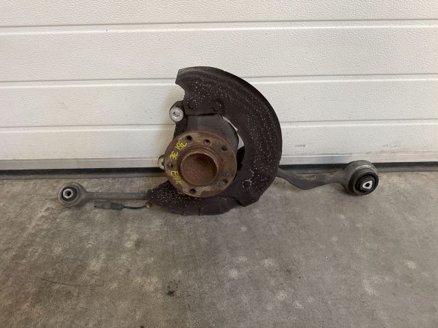 bontott BMW 3 E90 Jobb első Csonkállvány Kerékaggyal