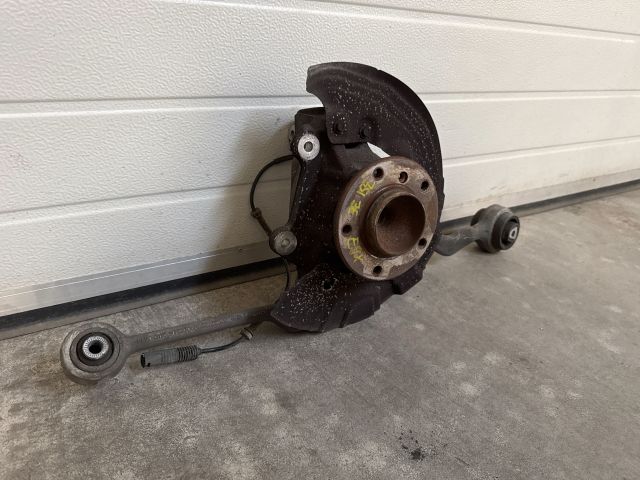 bontott BMW 3 E90 Jobb első Csonkállvány Kerékaggyal