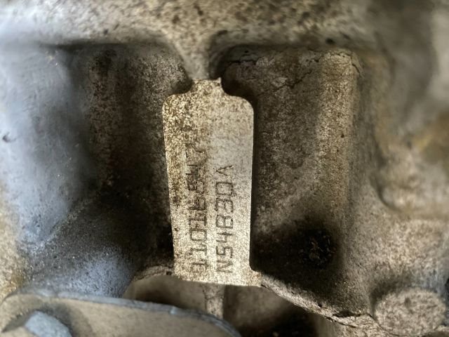 bontott BMW 3 E90 Motor (Fűzött blokk hengerfejjel)