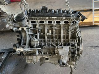 bontott BMW 3 E90 Motor (Fűzött blokk hengerfejjel)