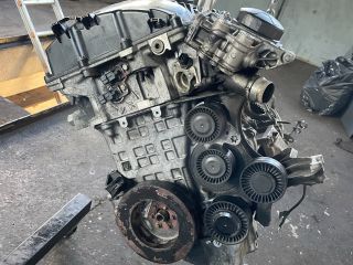 bontott BMW 3 E90 Motor (Fűzött blokk hengerfejjel)