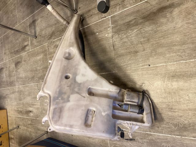 bontott BMW 3 E90 Ablakmosó Tartály