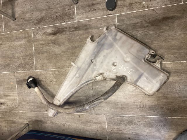 bontott BMW 3 E90 Ablakmosó Tartály