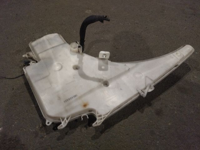 bontott BMW 3 E90 Ablakmosó Tartály