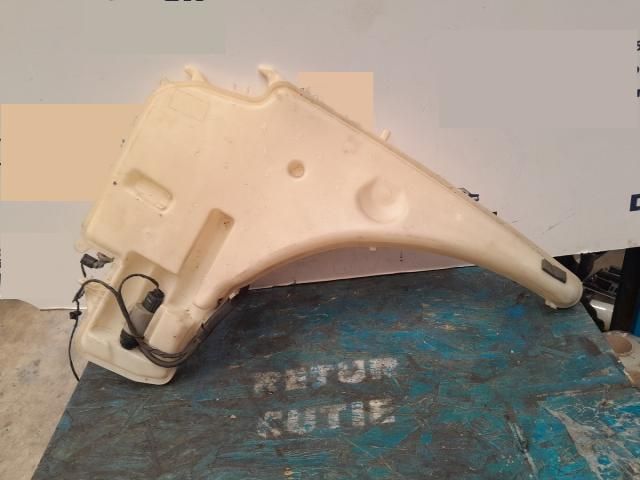 bontott BMW 3 E90 Ablakmosó Tartály