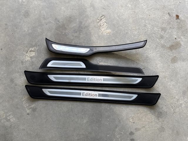 bontott BMW 3 E90 Ajtó Díszléc Szett