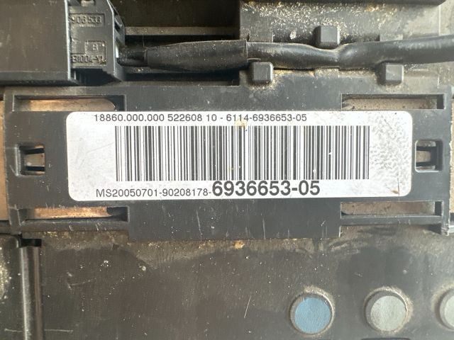 bontott BMW 3 E90 Akkumulátor Saru Elektronikával