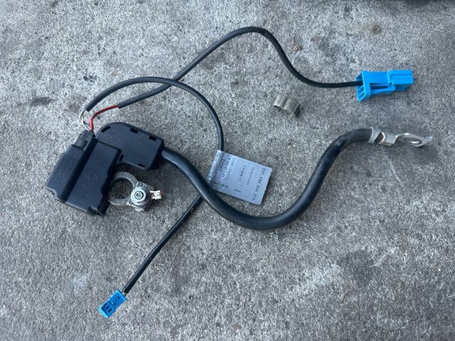 bontott BMW 3 E90 Akkumulátor Saru Elektronikával