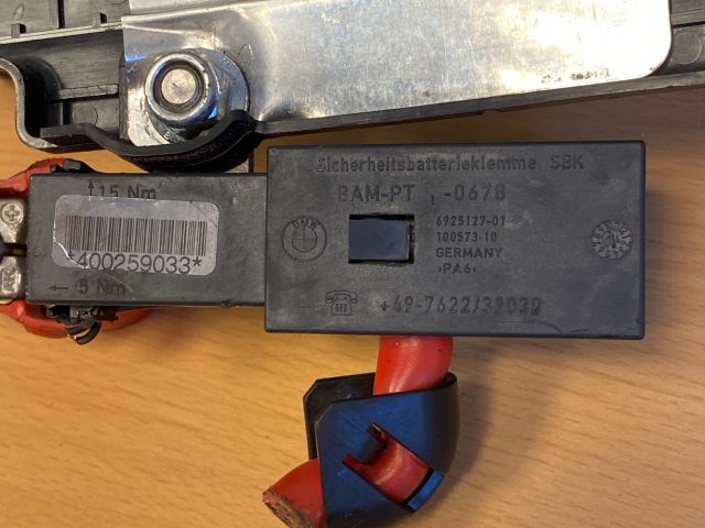 bontott BMW 3 E90 Akkumulátor Saru Elektronikával