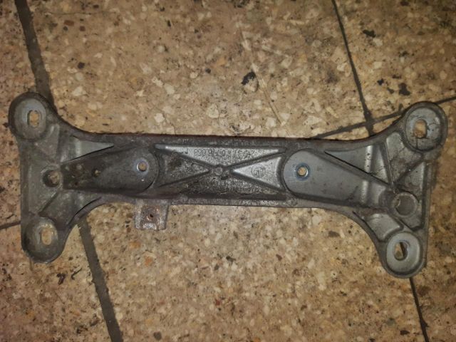 bontott BMW 3 E90 Alsó Kereszttartó