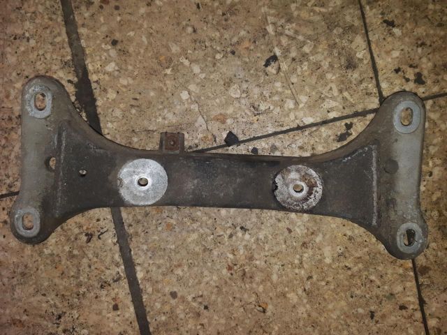 bontott BMW 3 E90 Alsó Kereszttartó