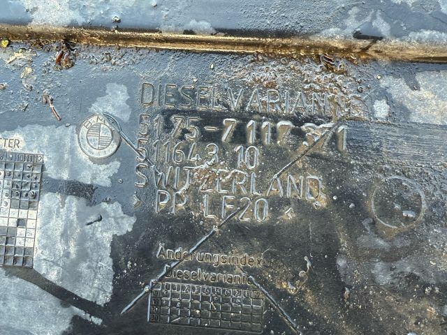 bontott BMW 3 E90 Alsó Motorburkolat