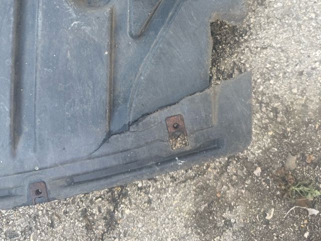 bontott BMW 3 E90 Alsó Motorburkolat