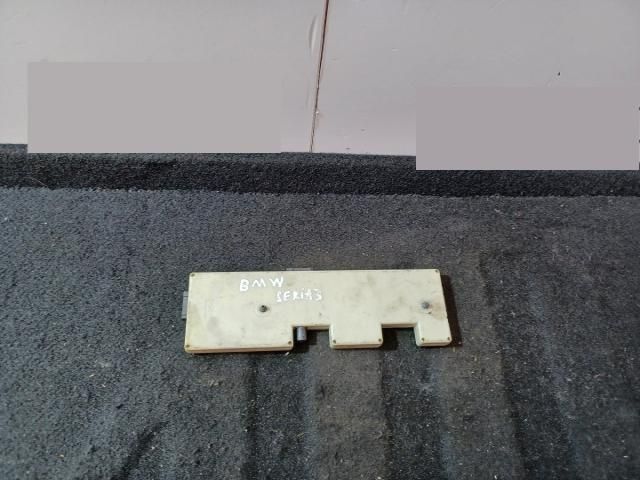 bontott BMW 3 E90 Antenna Erősítő