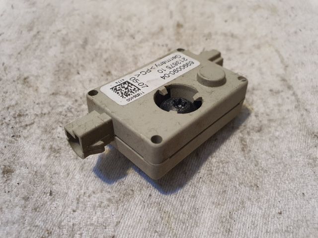 bontott BMW 3 E90 Antenna Erősítő