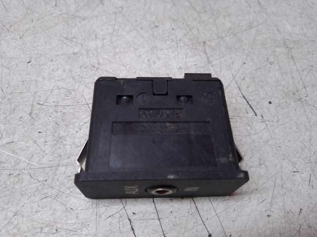 bontott BMW 3 E90 AUX Csatlakozó