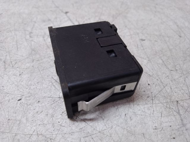 bontott BMW 3 E90 AUX Csatlakozó