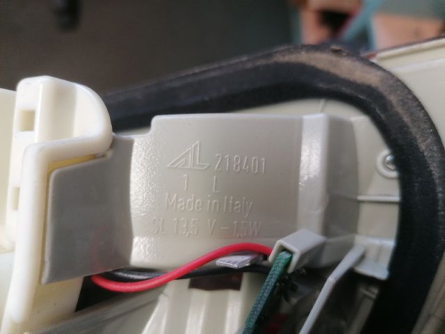 bontott BMW 3 E90 Bal Belső Hátsó Lámpa