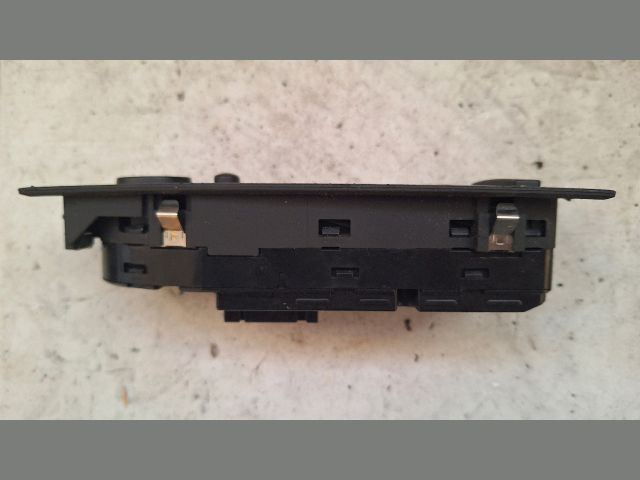 bontott BMW 3 E90 Bal első Ablakemelő Kapcsoló