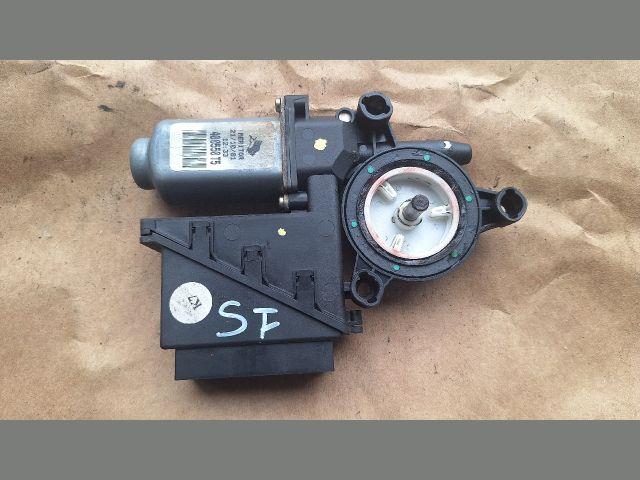 bontott BMW 3 E90 Bal első Ablakemelő Motor