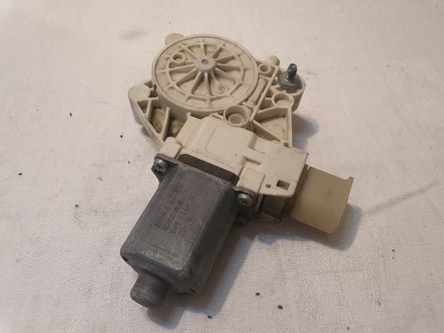 bontott BMW 3 E90 Bal első Ablakemelő Motor