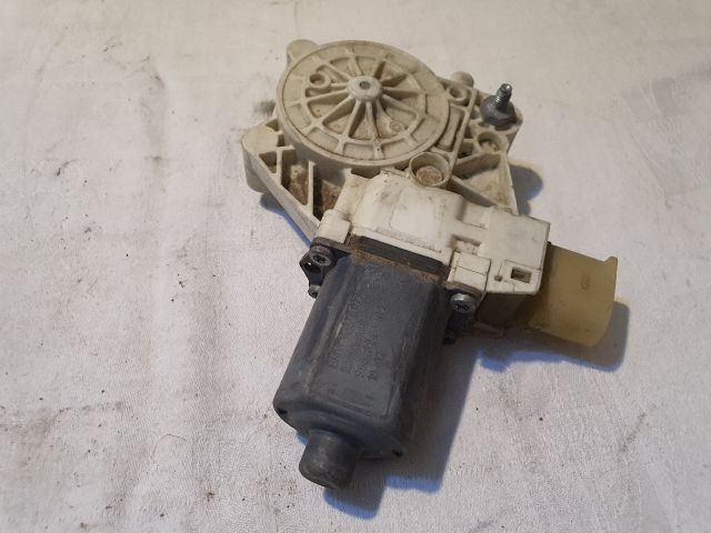 bontott BMW 3 E90 Bal első Ablakemelő Motor