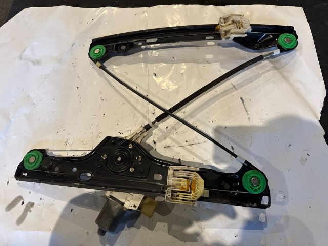 bontott BMW 3 E90 Bal első Ablakemelő Szerkezet (Elektromos)