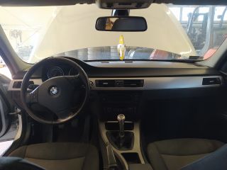 bontott BMW 3 E90 Bal első Ajtó Kárpit