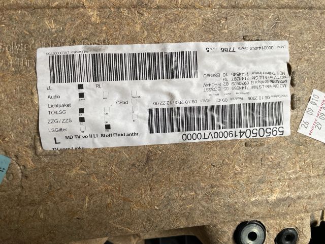 bontott BMW 3 E90 Bal első Ajtó Kárpit