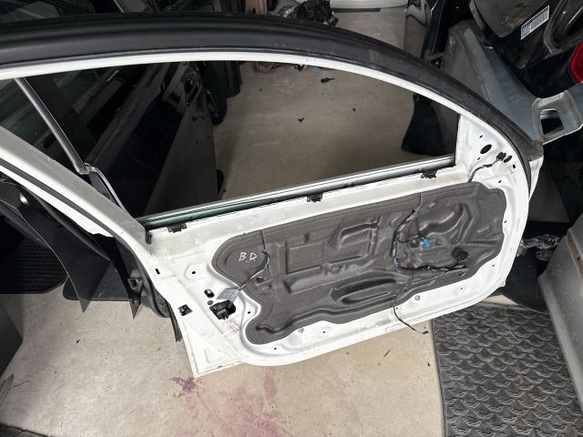 bontott BMW 3 E90 Bal első Ajtó (Részeivel)