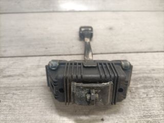 bontott BMW 3 E90 Bal első Ajtóhatároló