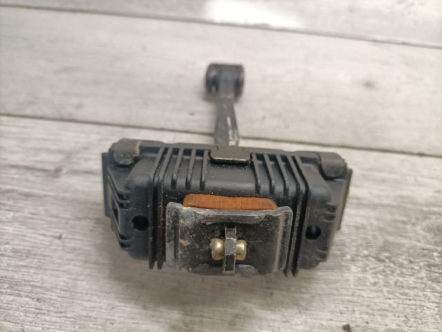 bontott BMW 3 E90 Bal első Ajtóhatároló