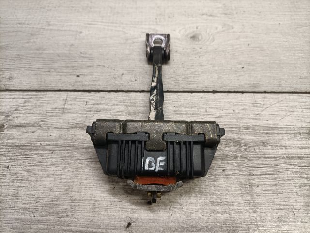 bontott BMW 3 E90 Bal első Ajtóhatároló