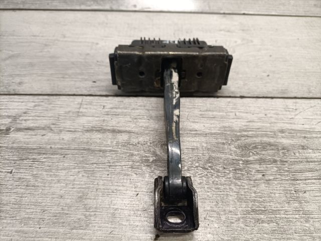 bontott BMW 3 E90 Bal első Ajtóhatároló