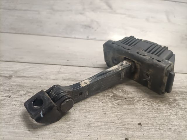 bontott BMW 3 E90 Bal első Ajtóhatároló