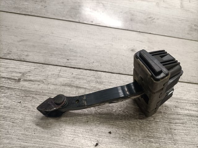 bontott BMW 3 E90 Bal első Ajtóhatároló