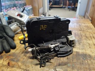 bontott BMW 3 E90 Bal első Ajtózár