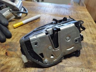 bontott BMW 3 E90 Bal első Ajtózár