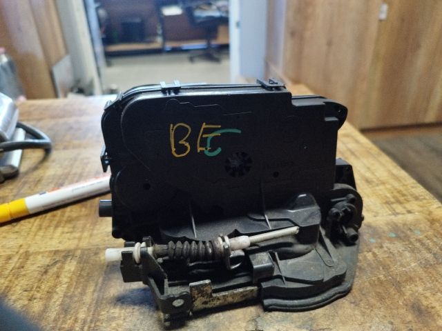 bontott BMW 3 E90 Bal első Ajtózár