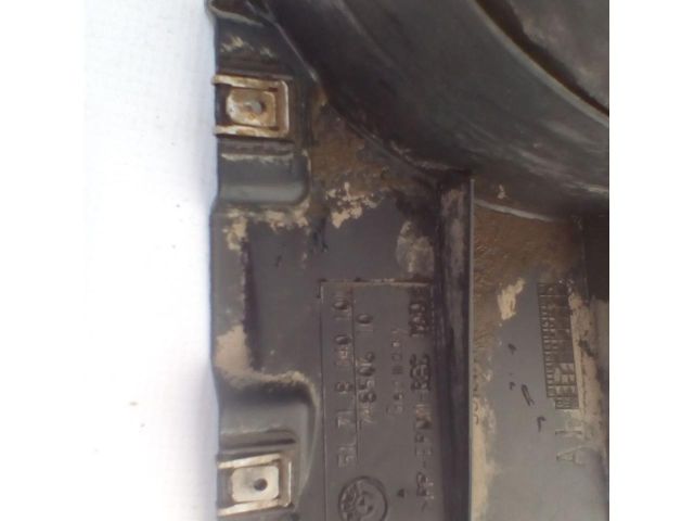 bontott BMW 3 E90 Bal első Dobbetét (Kerékjárati, Műanyag)