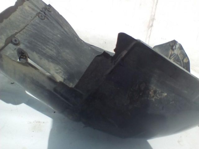 bontott BMW 3 E90 Bal első Dobbetét (Kerékjárati, Műanyag)