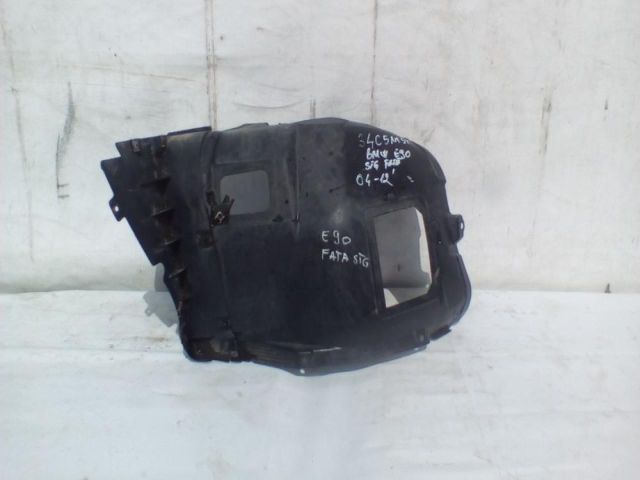 bontott BMW 3 E90 Bal első Dobbetét (Kerékjárati, Műanyag)