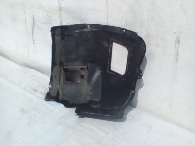 bontott BMW 3 E90 Bal első Dobbetét (Kerékjárati, Műanyag)