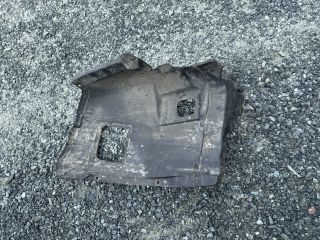 bontott BMW 3 E90 Bal első Első Dobbetét (Kerékjárati, Műanyag)