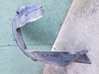 bontott BMW 3 E90 Bal első Hátsó Dobbetét (Kerékjárati, Műanyag)