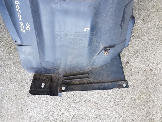 bontott BMW 3 E90 Bal első Hátsó Dobbetét (Kerékjárati, Műanyag)